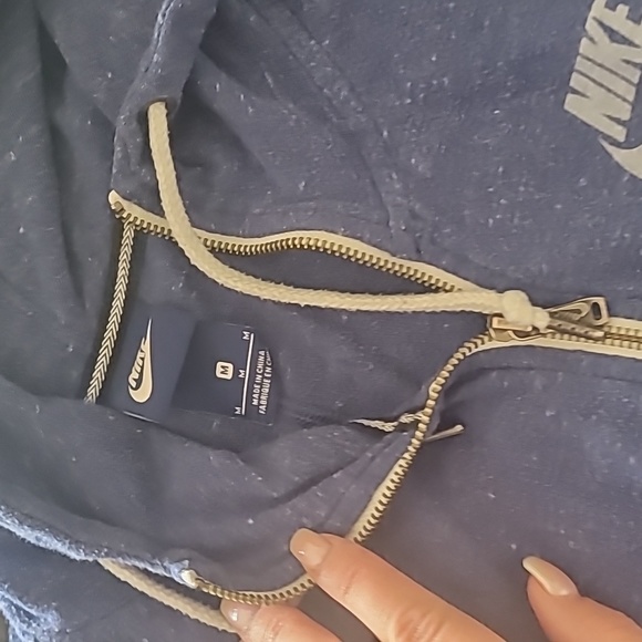 Nike light weight sweats Capri pants - Picture 2 of 4